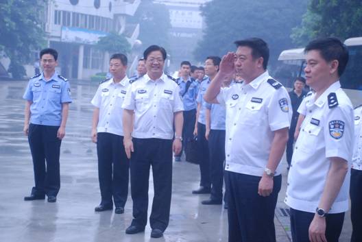 点击在新窗口打开大图